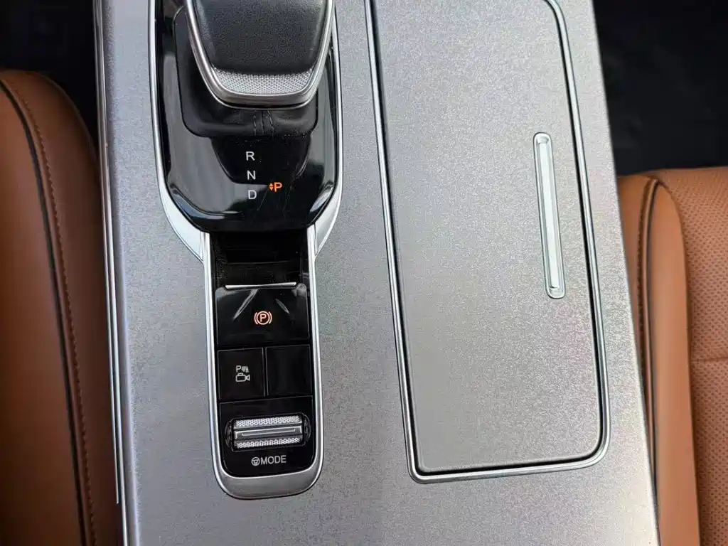 Hongqi Hongqi HS7 PHEV — миниатюра 9