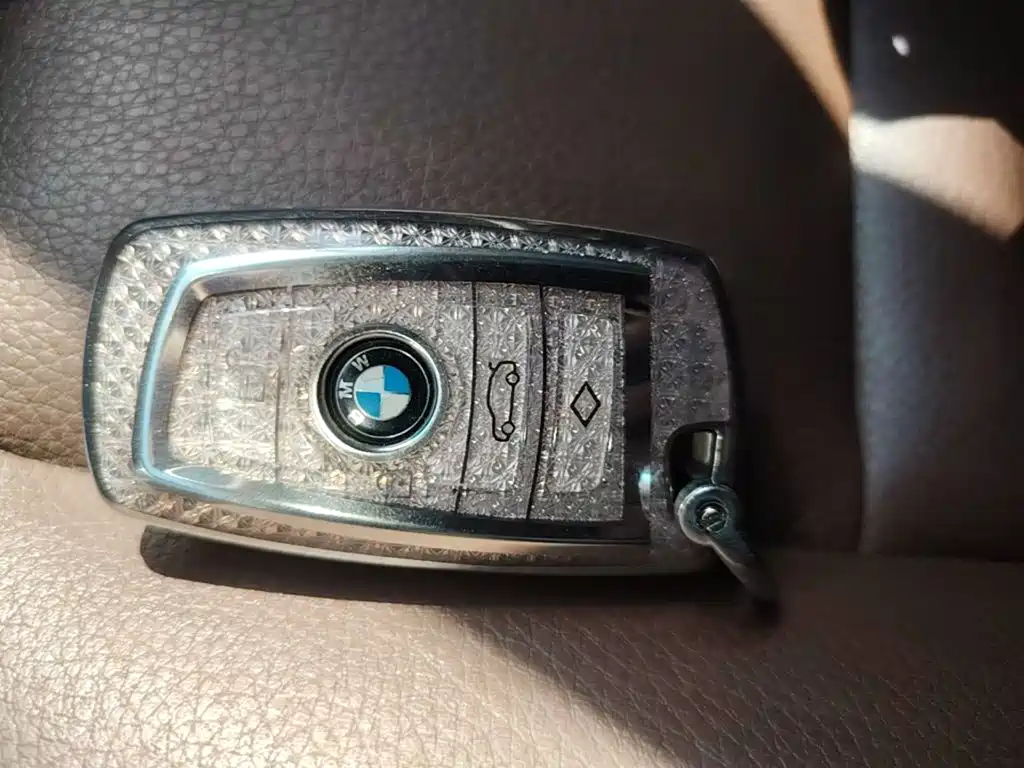 BMW 5 Series — миниатюра 9