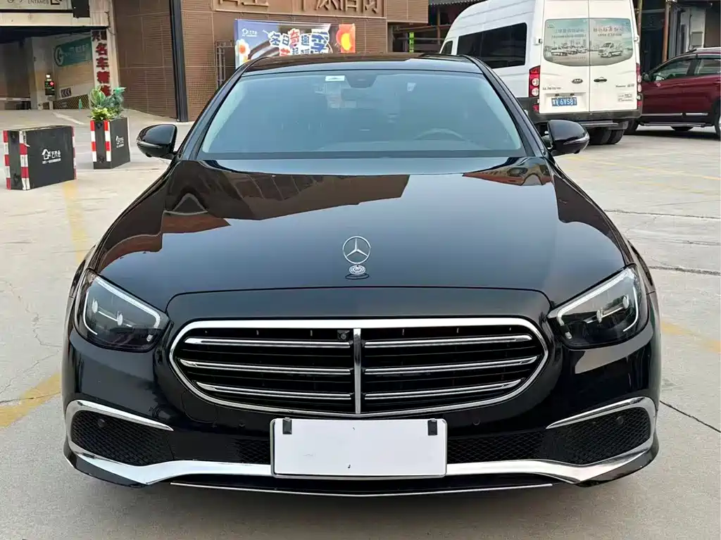 Mercedes-Benz E-Class — миниатюра 2