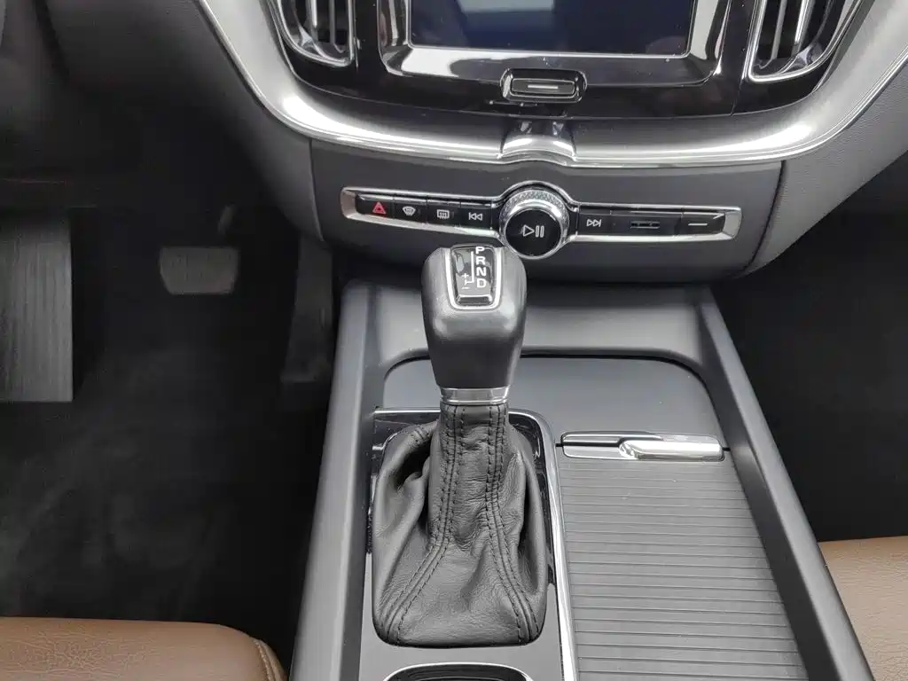Volvo XC60 — миниатюра 13