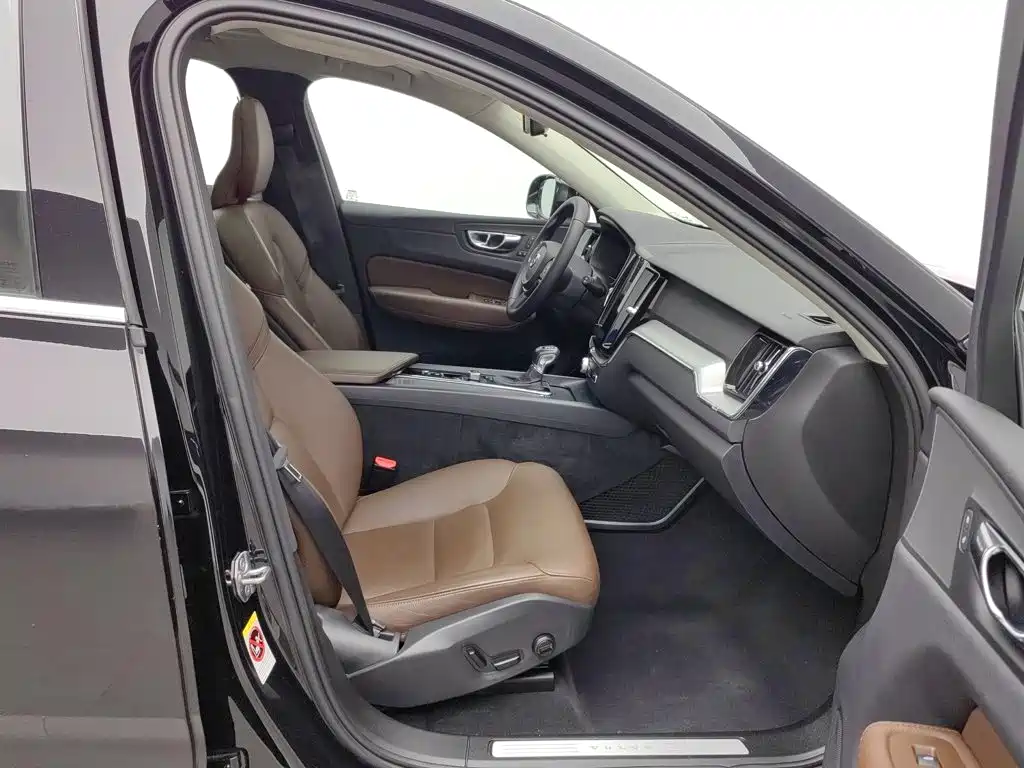 Volvo XC60 — миниатюра 23