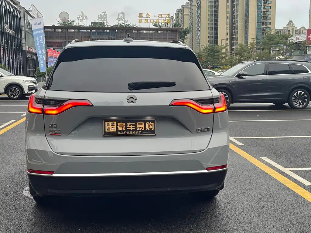 NIO NIO ES8