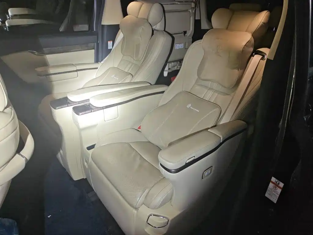 Toyota Vellfire — миниатюра 15