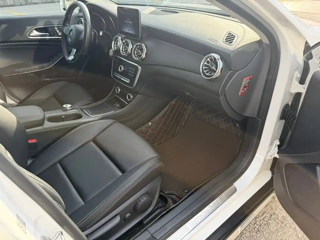Mercedes-Benz GLA — миниатюра 8