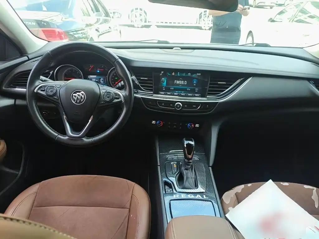 Buick Regal — миниатюра 10