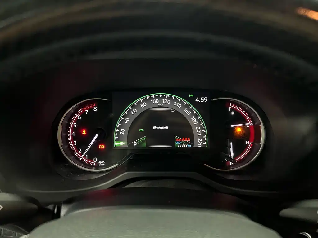 Toyota RAV4 — миниатюра 5