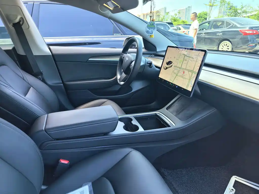 Tesla Model 3 — фотографии объявления, Фото 5