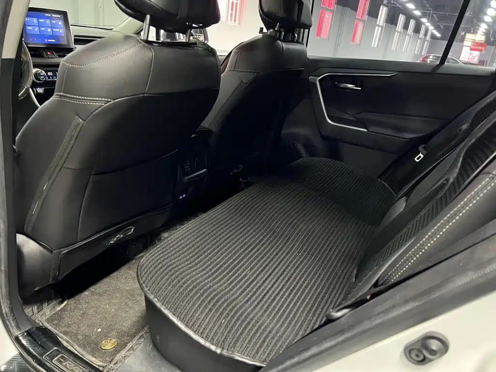 Toyota RAV4 — миниатюра 16