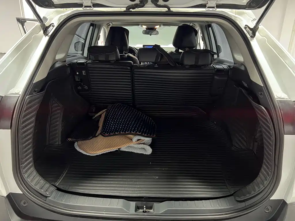 Toyota RAV4 — миниатюра 18