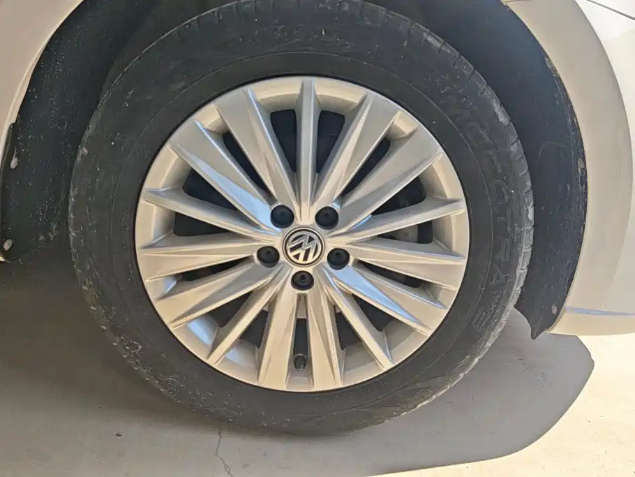 Volkswagen Lavida — миниатюра 6