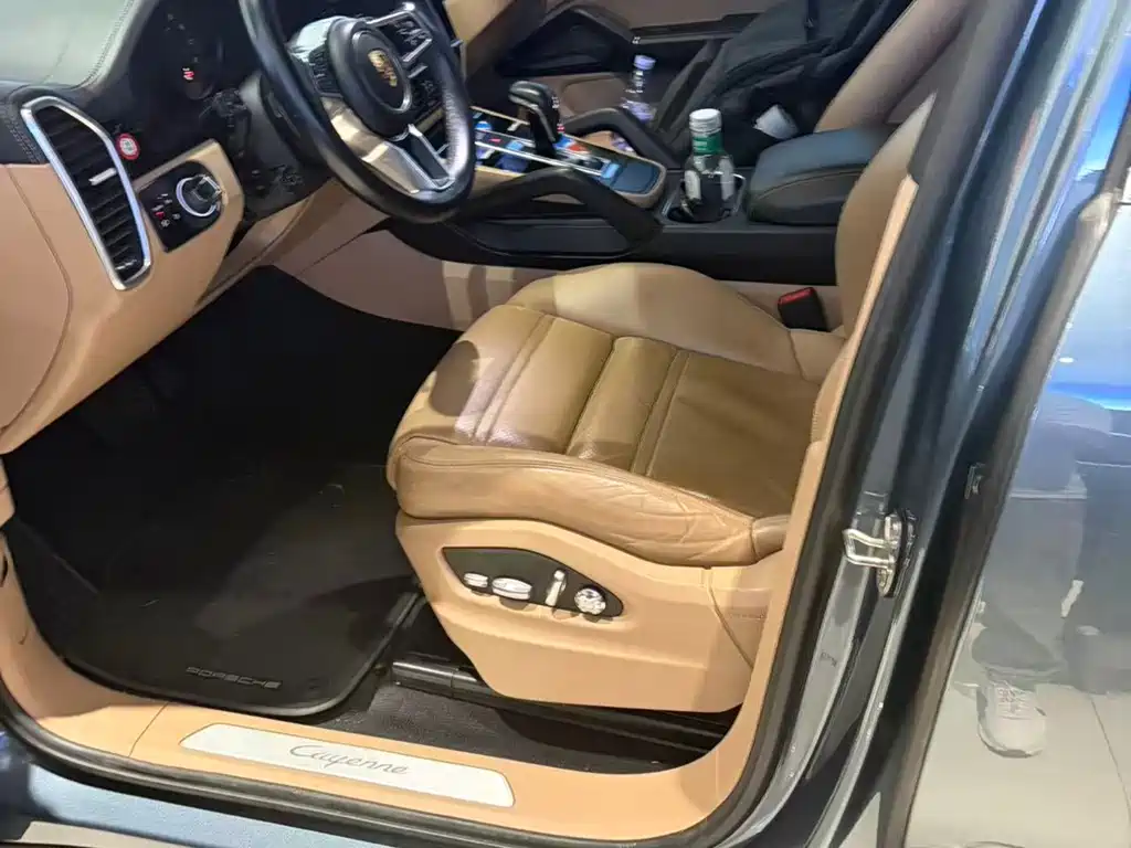 Porsche Cayenne — миниатюра 3