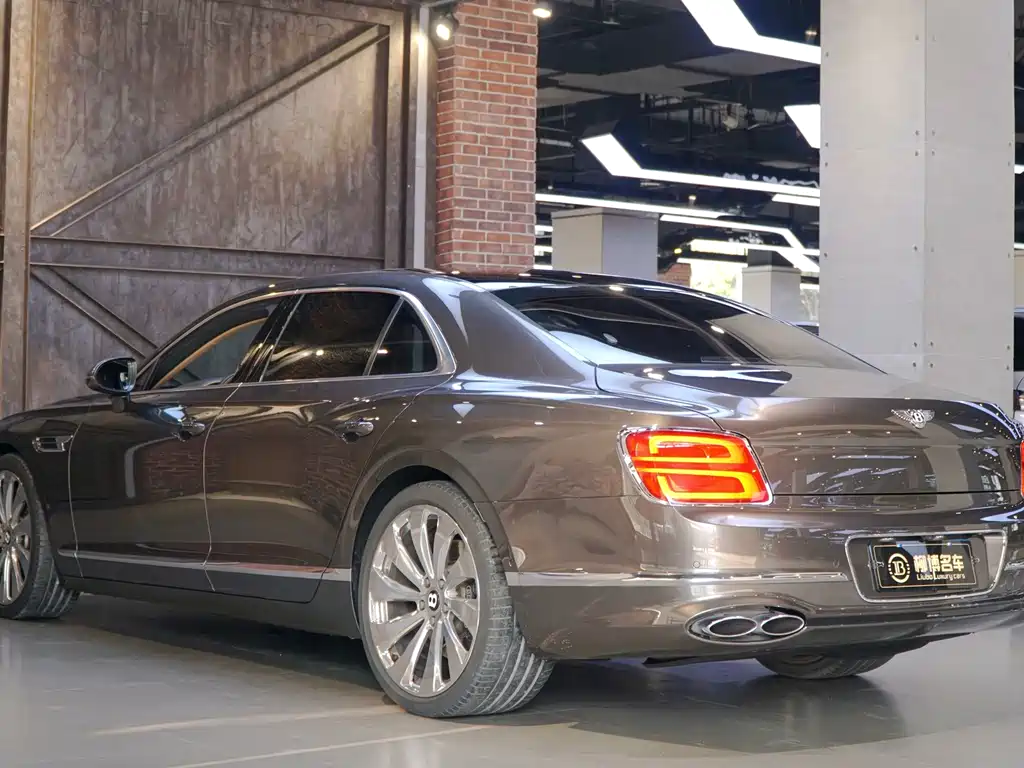 Bentley Flying Spur — миниатюра 4