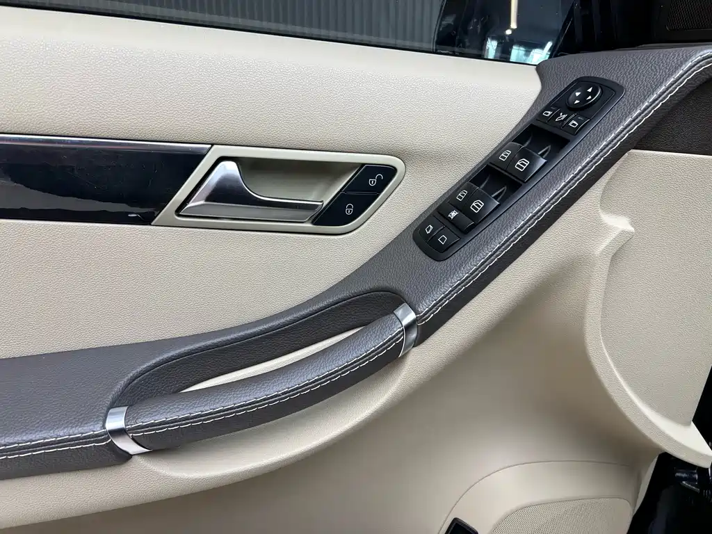 Mercedes-Benz R-Class — миниатюра 11