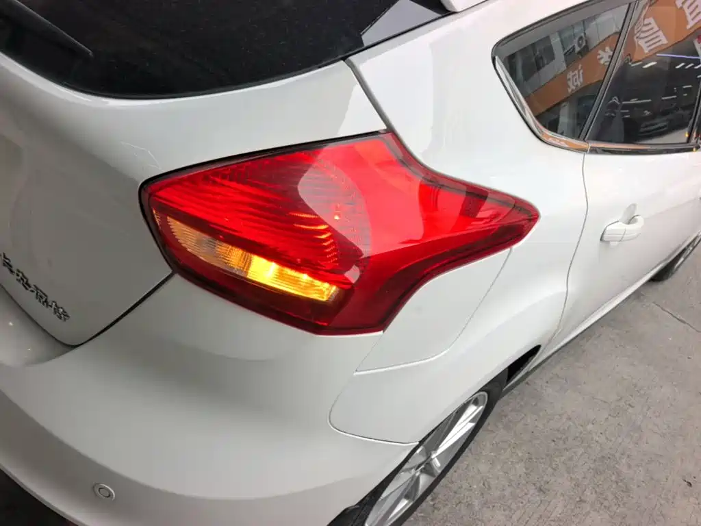 Ford Focus — миниатюра 8