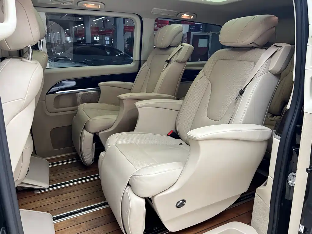 Mercedes-Benz V-Class — миниатюра 13