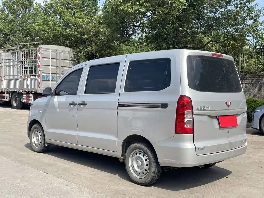 Wuling Hongguang V — миниатюра 8