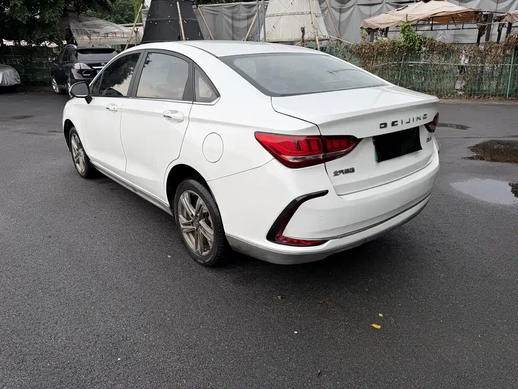 BAIC EU5