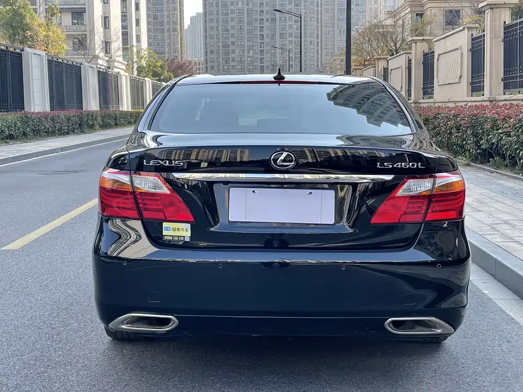 Lexus LS — миниатюра 6