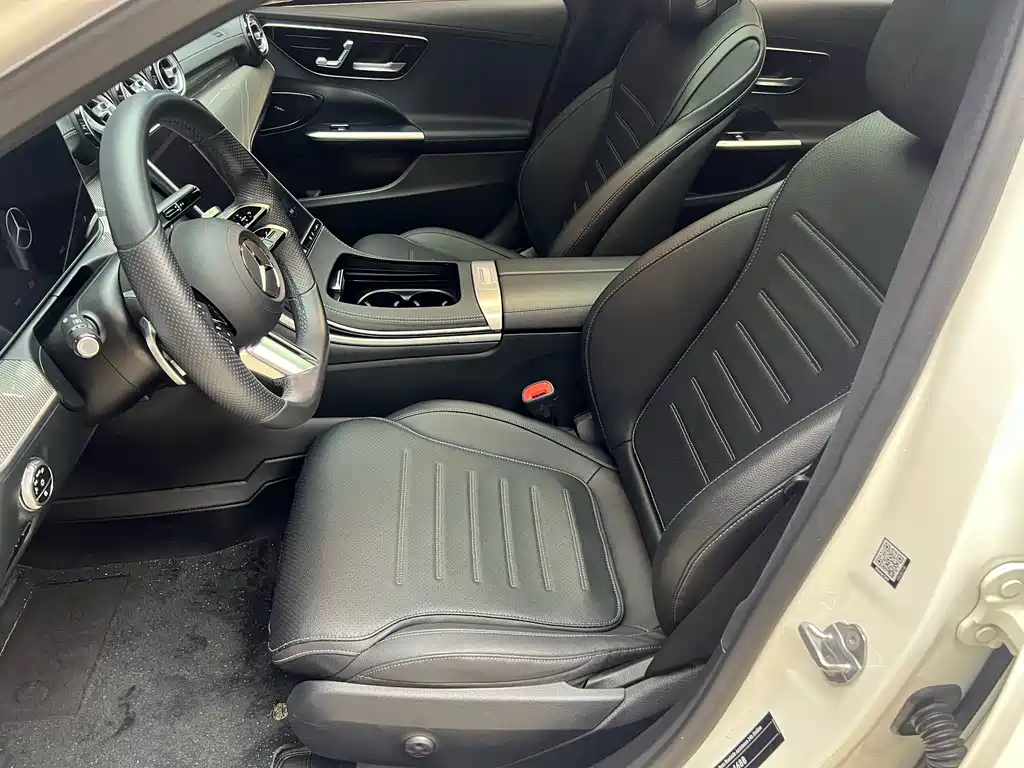 Mercedes-Benz C-Class — миниатюра 6