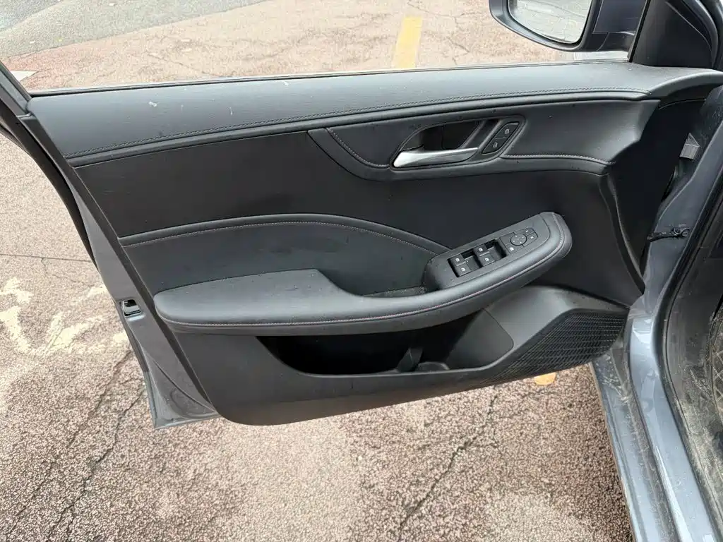 Roewe i5 — миниатюра 6