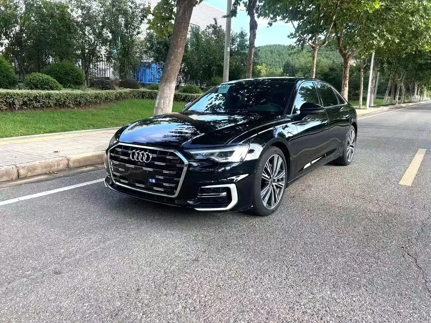 奥迪A6L 2024款 45 TFSI 臻选动感型 2024