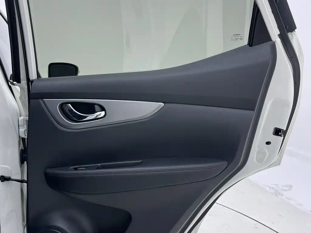 Nissan Qashqai — миниатюра 15