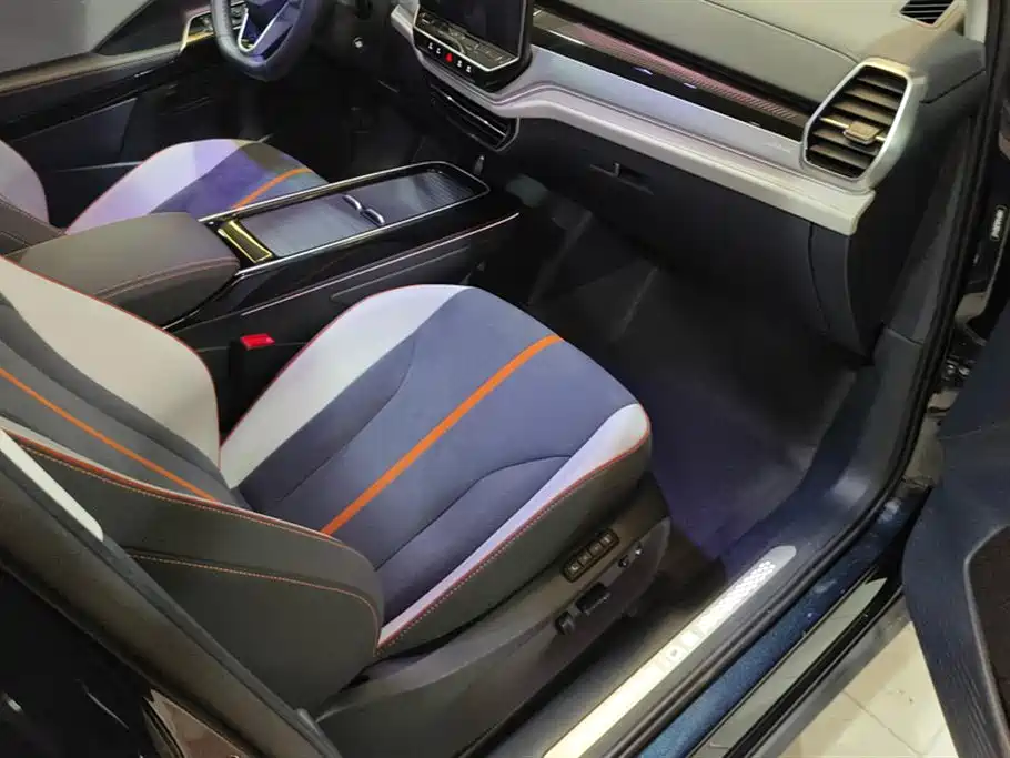 VOLKSWAGEN ID.6 CROZZ