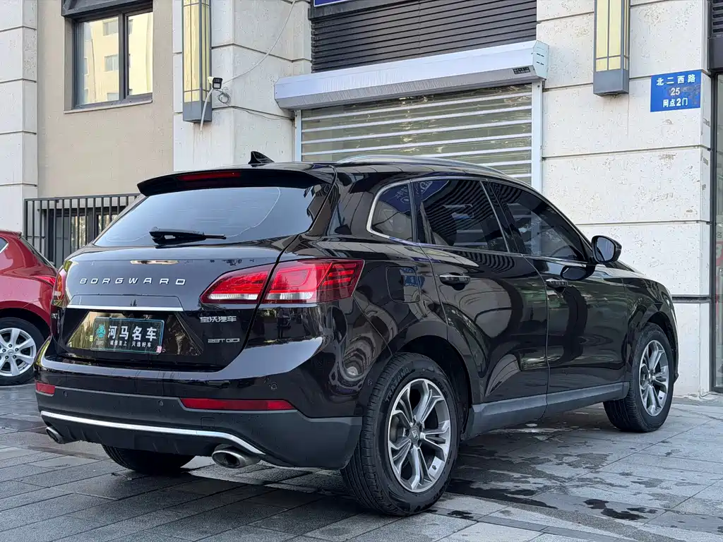 Borgward BX7 — миниатюра 10