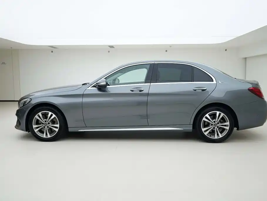 Mercedes-Benz C-Class — миниатюра 3