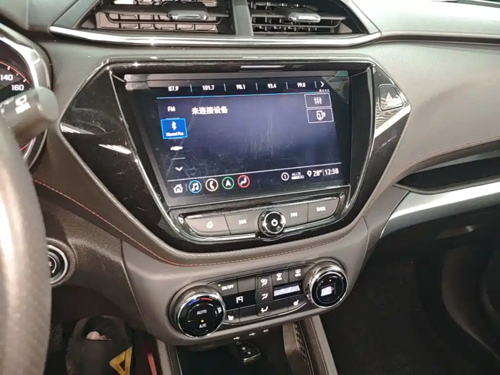 Chevrolet Tracker — миниатюра 13