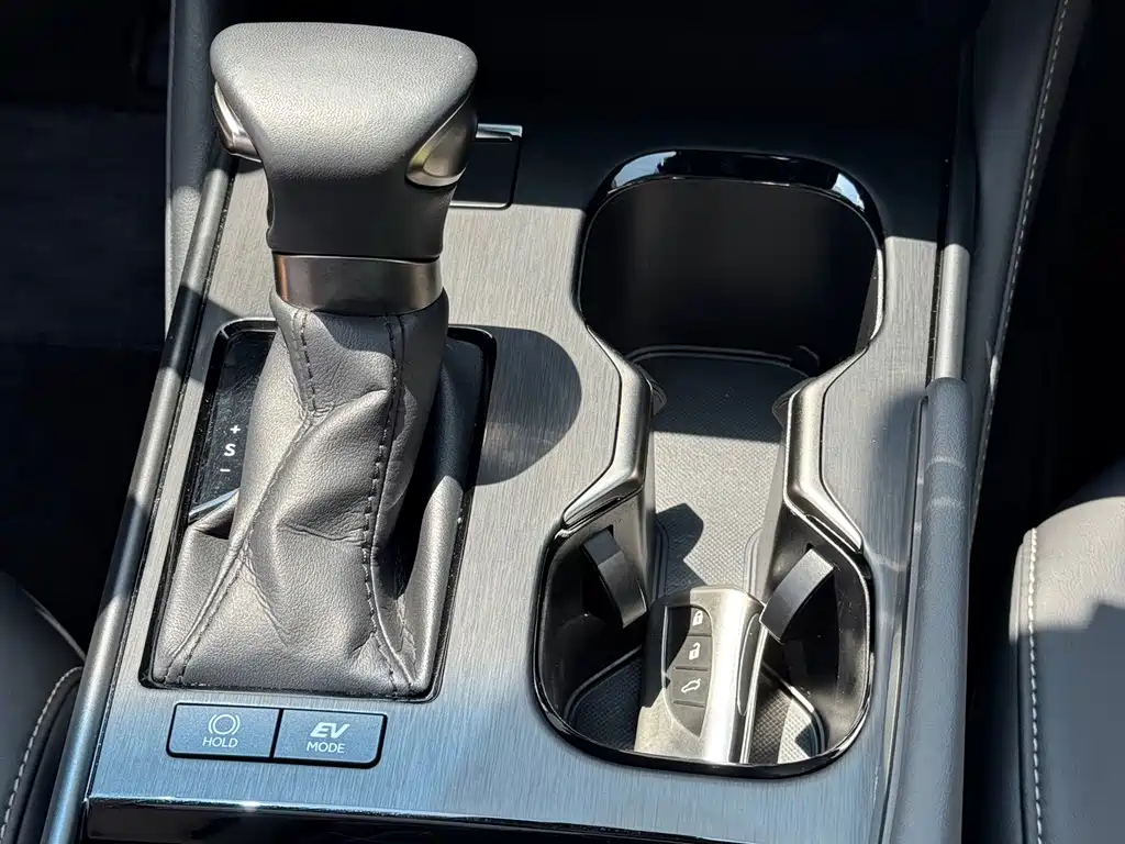 Lexus ES — миниатюра 10
