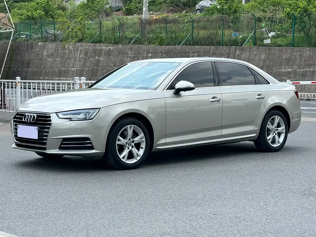 Audi A4L 2018