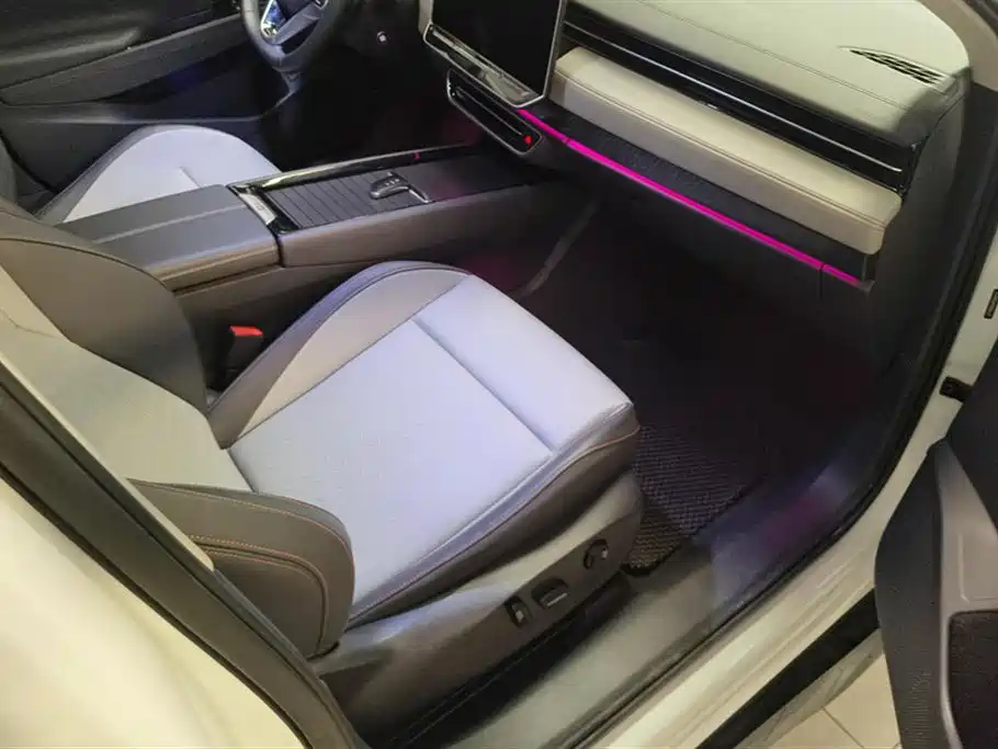 VOLKSWAGEN ID.7 VIZZION