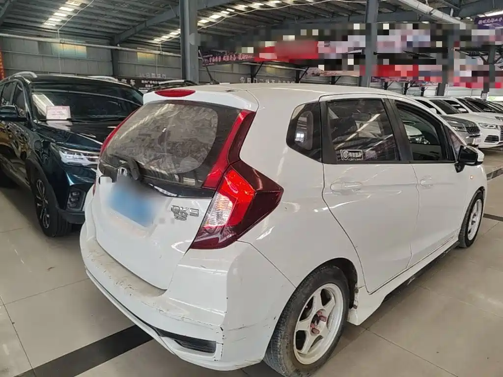 Honda Fit — миниатюра 7