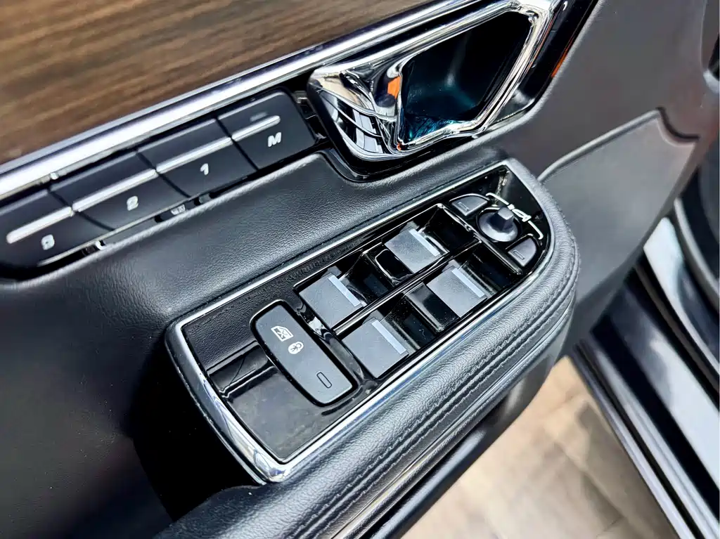 Jaguar XJ — миниатюра 11