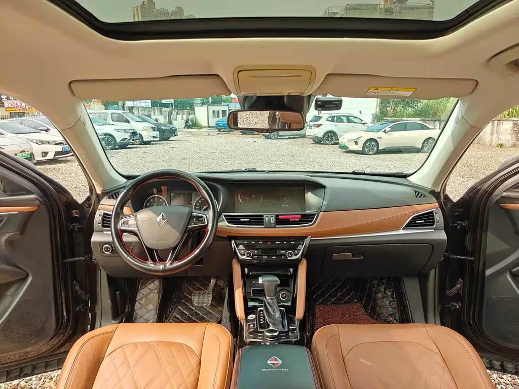 Borgward BX7 — миниатюра 13