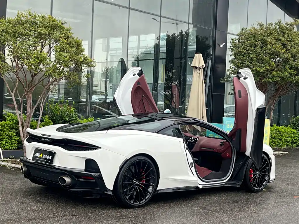 McLaren GT — миниатюра 13