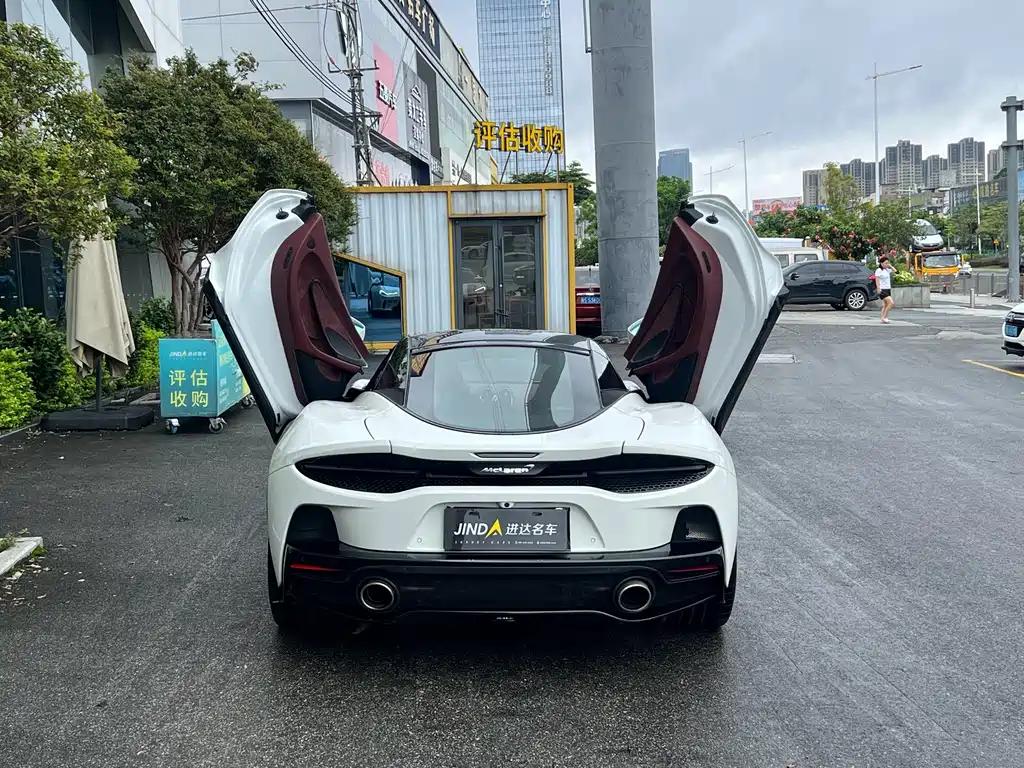 McLaren GT — миниатюра 12