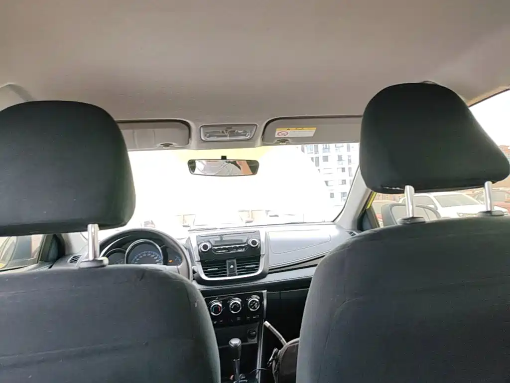 Toyota Yaris L — миниатюра 18