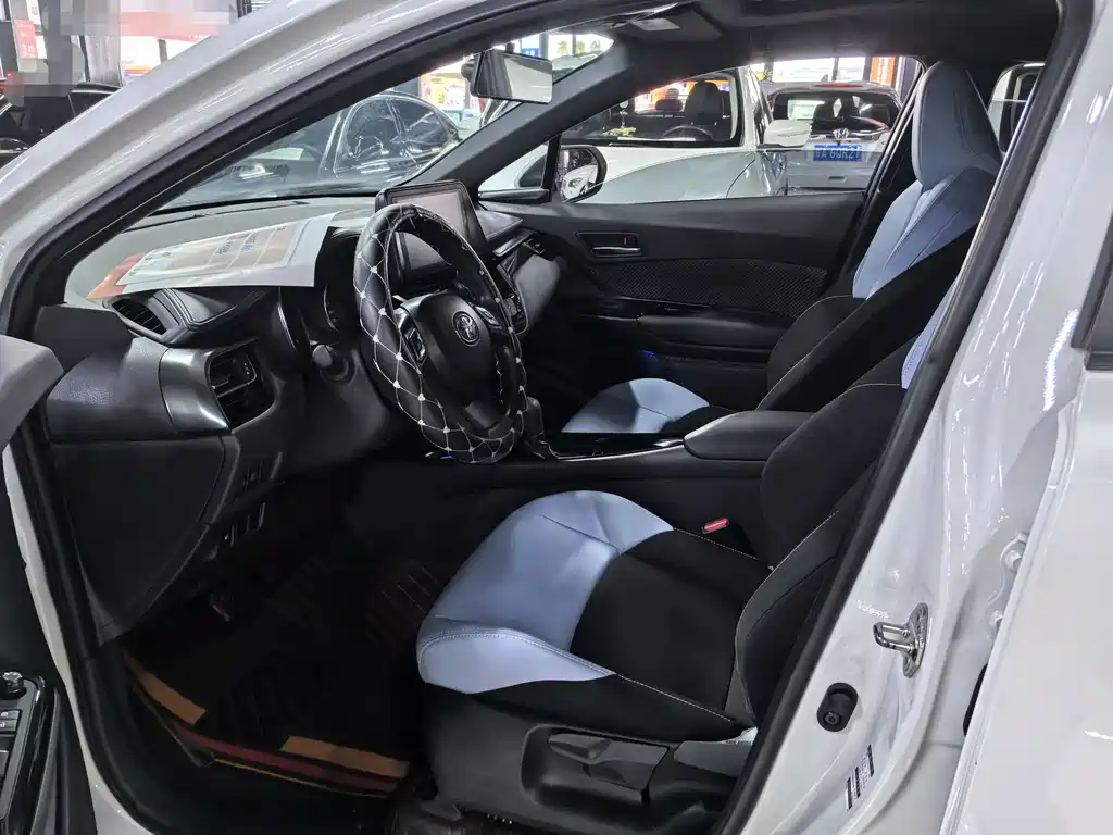 Toyota IZOA — миниатюра 7