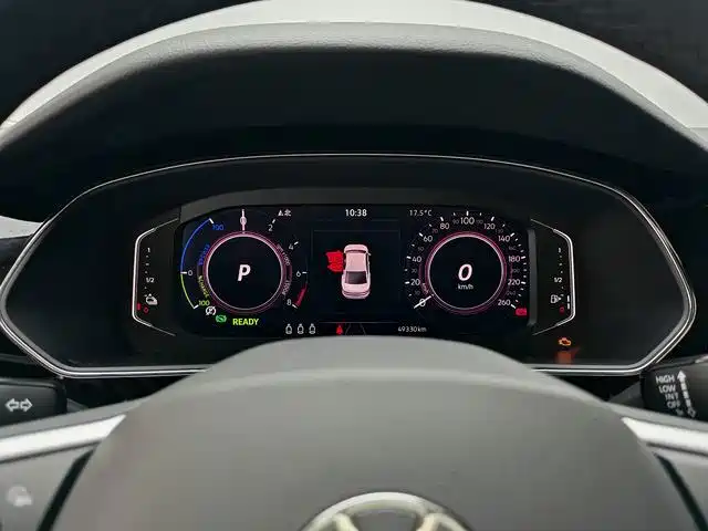 Volkswagen Passat PHEV — миниатюра 12