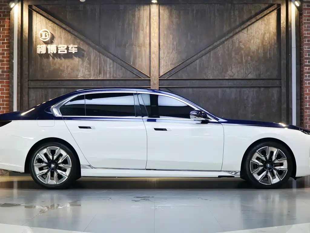 BMW 7 Series — миниатюра 20