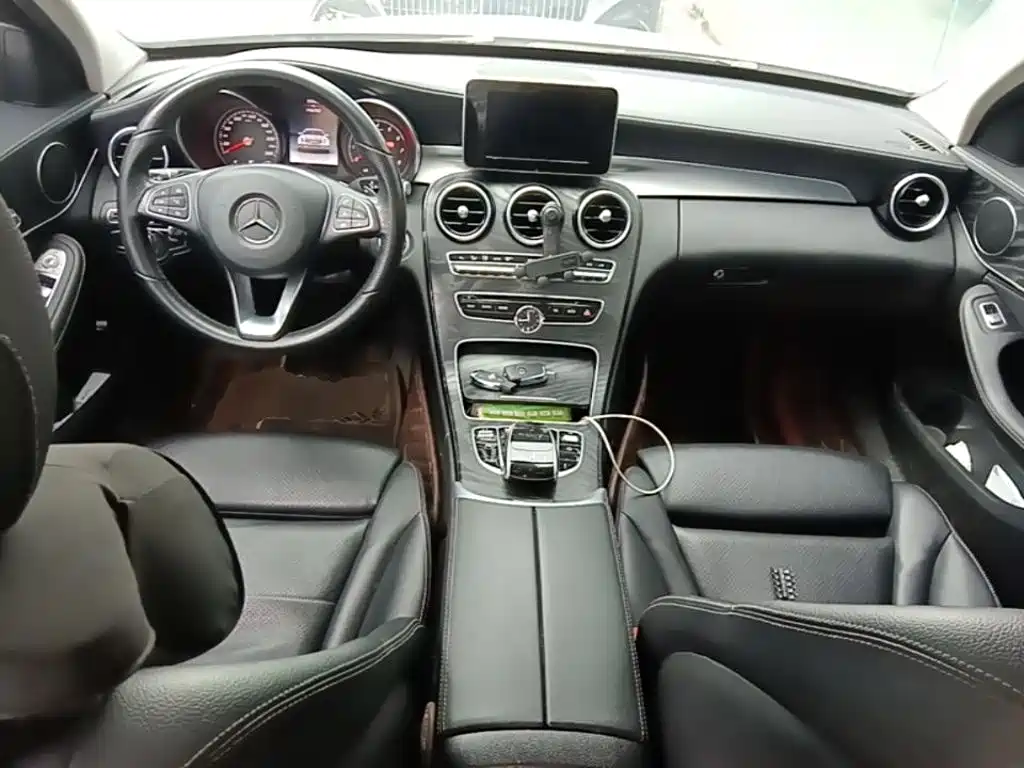 Mercedes-Benz C-Class — миниатюра 10