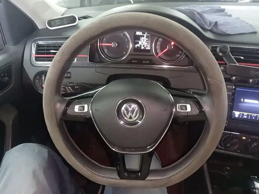 Volkswagen Santana — миниатюра 11