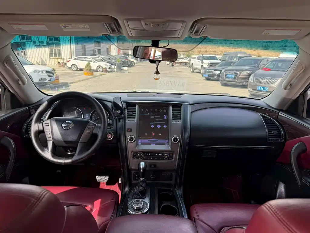 Nissan Patrol — миниатюра 5