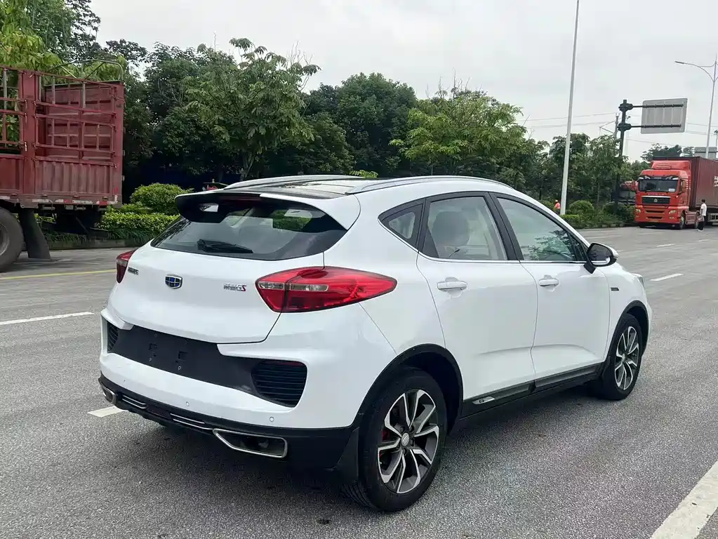 Geely Emgrand GS — миниатюра 7