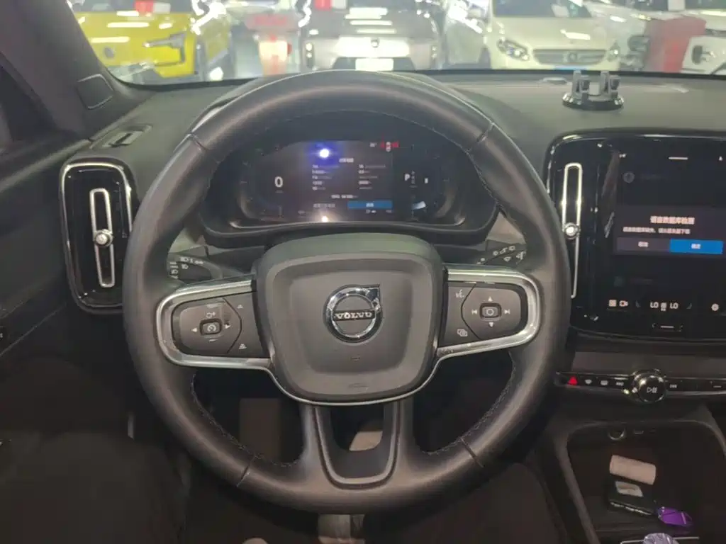 Volvo XC40 — миниатюра 11