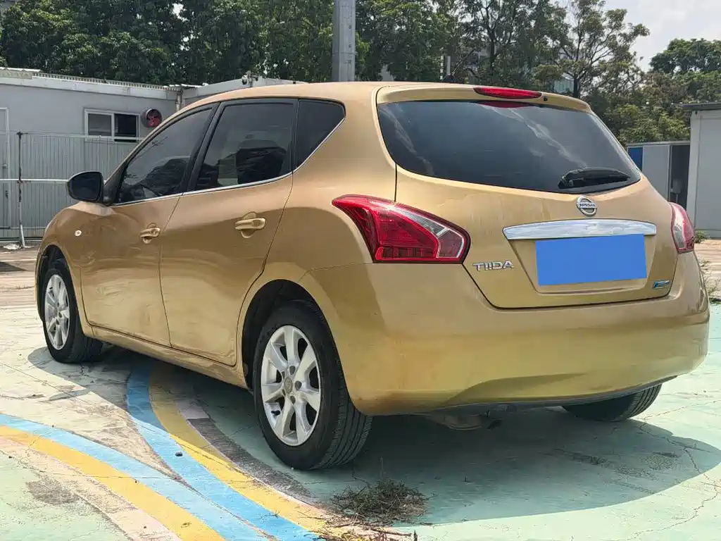 Nissan Tiida — миниатюра 8