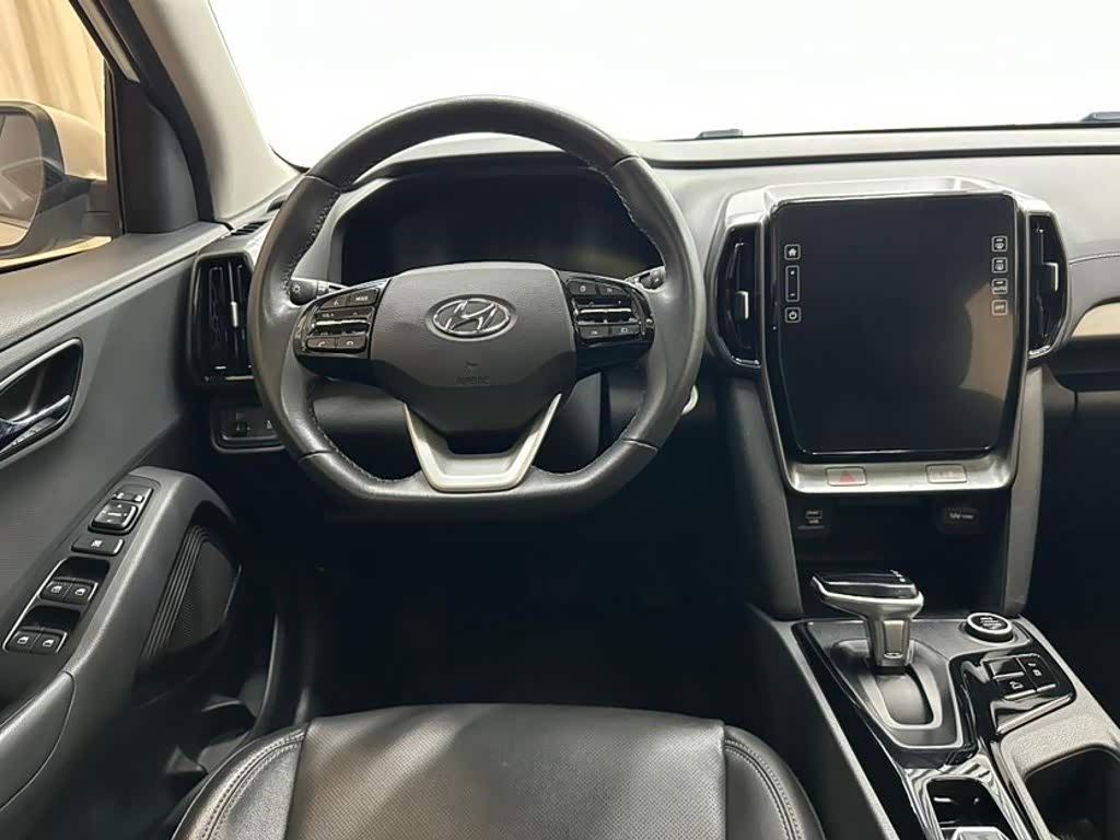 Hyundai Beijing Hyundai ix35 1.4 л 2022 г. Белый, пробег 48000 км