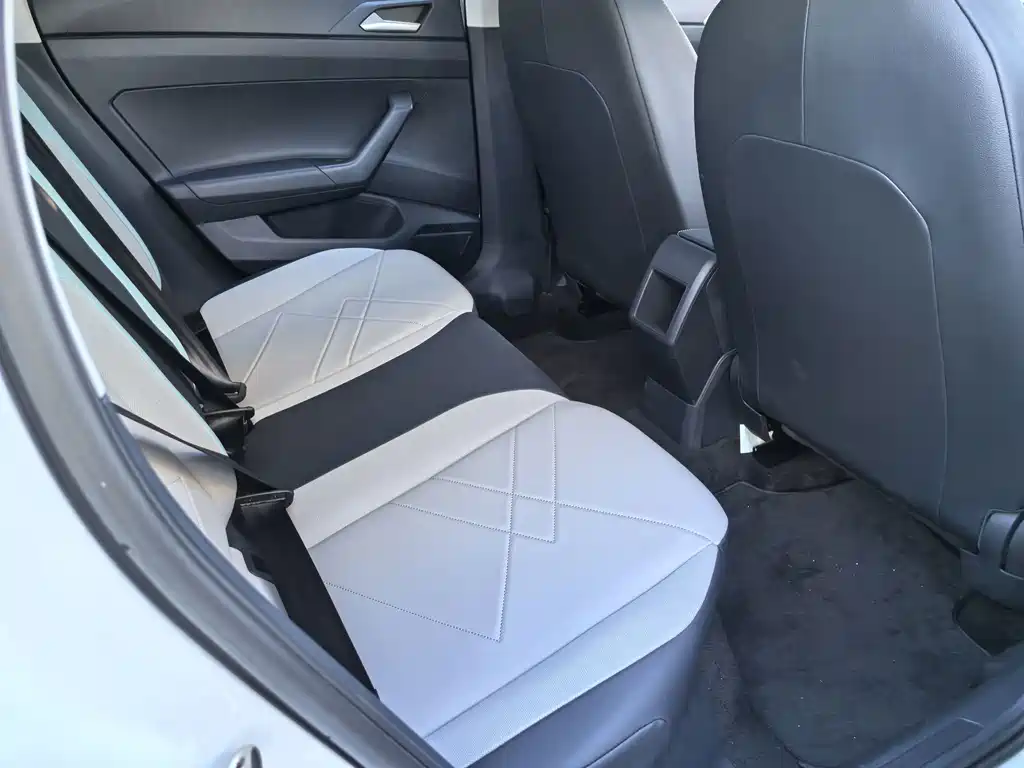 Volkswagen Lavida — миниатюра 6